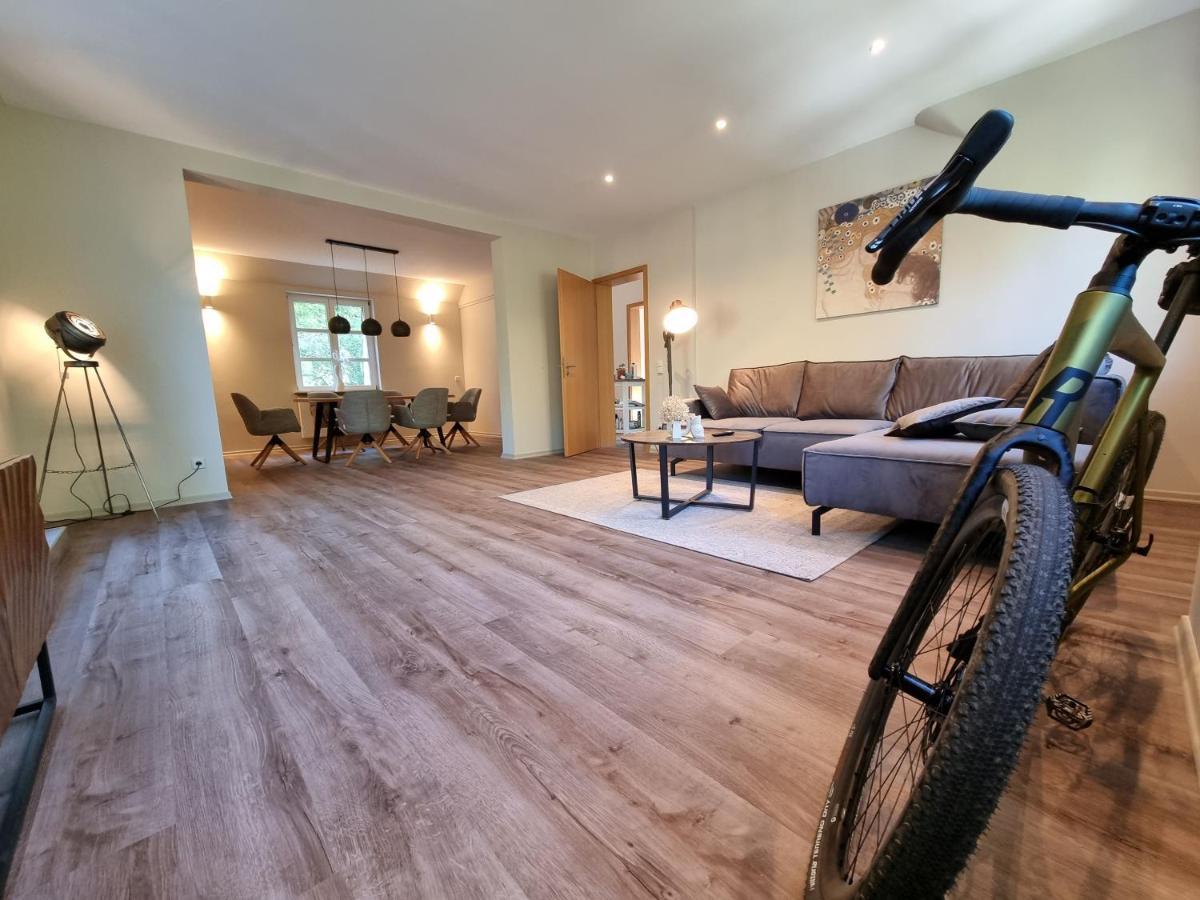 5 Sterne Bahnhoftraum, Appartement "Waldliebe" 133Qm, Grosse Terrasse 70Qm, Qr Code Scannen Fuer Virtuellen Rundgang, Premium Ausstattung 布劳恩费尔斯 外观 照片