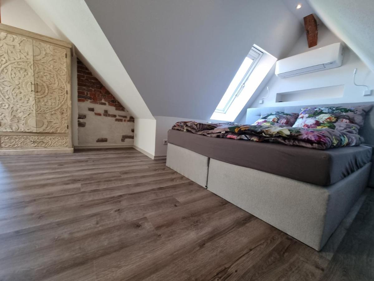 5 Sterne Bahnhoftraum, Appartement "Waldliebe" 133Qm, Grosse Terrasse 70Qm, Qr Code Scannen Fuer Virtuellen Rundgang, Premium Ausstattung 布劳恩费尔斯 外观 照片